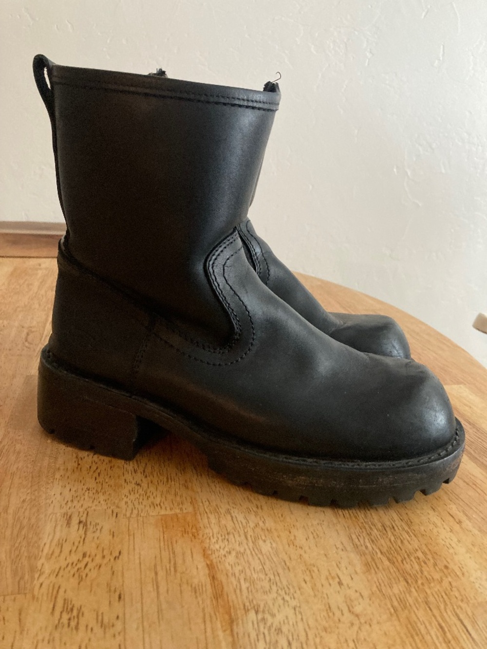 Skechers Vintage Black Leather Lug Sole Boots